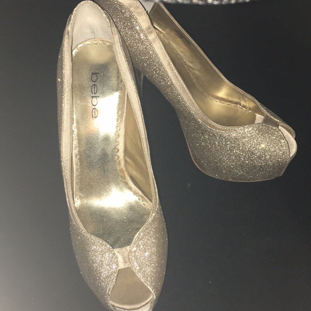 BeBe gold sequin heel. EUC